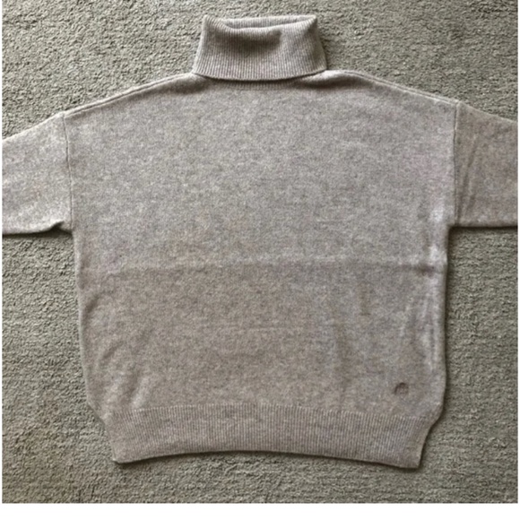 Aritzia/ The Group Babaton Cashmere Caravan Turtleneck.NWOT. - Picture 2 of 5